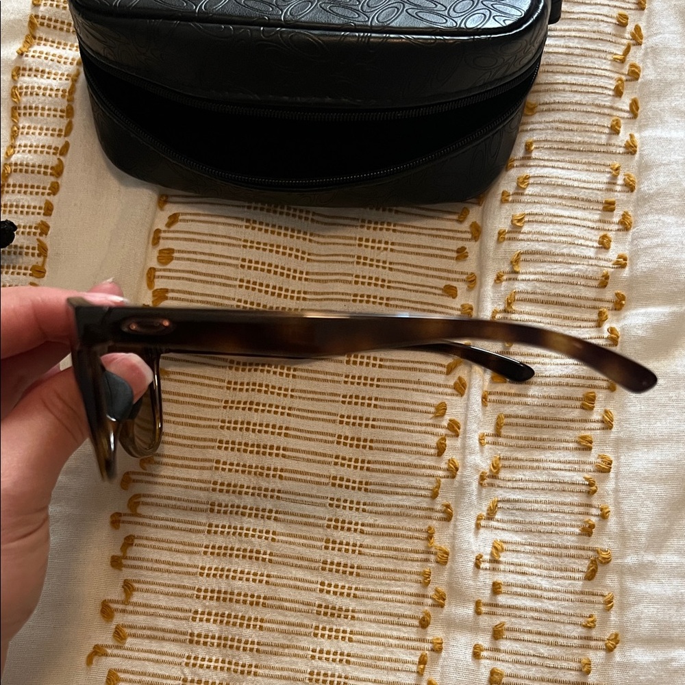 Women’s Oakley Moonlighter Sunglasses in Dark Brown Tortoise - Picture 3 of 7